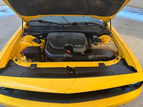 Used 2017 Dodge Challenger SXT w/ Blacktop Package image 18