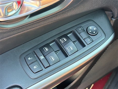 Certified 2019 Jeep Cherokee Latitude Plus w/ Cold Weather Group image 15