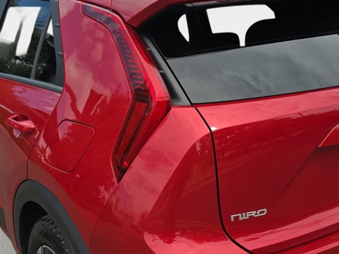 Used 2023 Kia Niro EX image 35
