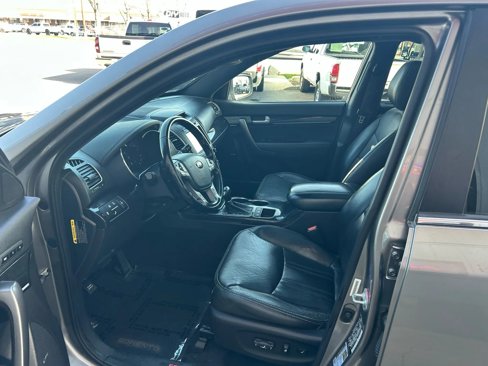 Used 2015 Kia Sorento SX image 3