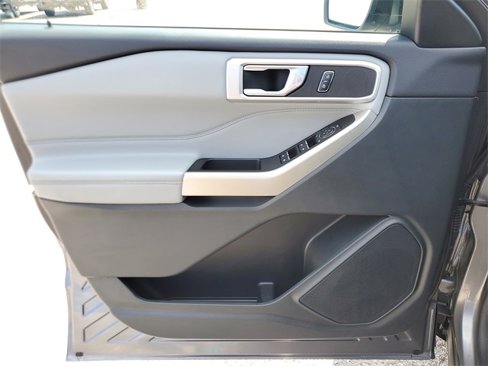 Used 2022 Ford Explorer XLT w/ Equipment Group 202A image 19