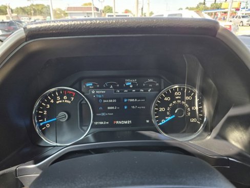 Used 2015 Ford F150 Lariat w/ Equipment Group 502A Luxury image 24