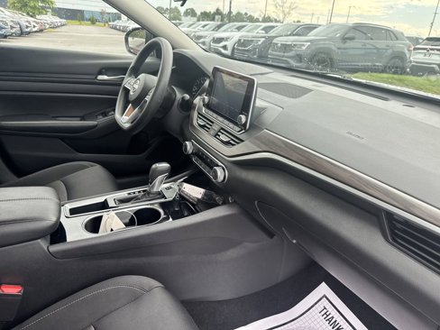 Used 2024 Nissan Altima 2.5 SV image 23
