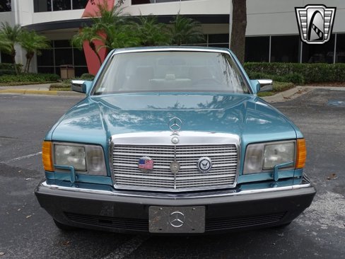 Used 1991 Mercedes-Benz 300 SE image 2