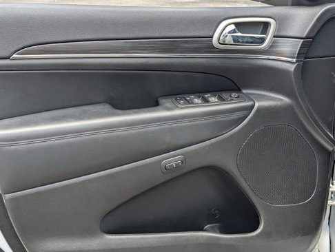 Used 2022 Jeep Grand Cherokee Limited image 15