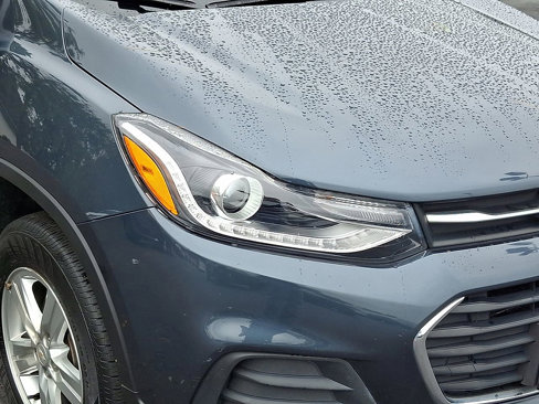 Certified 2022 Chevrolet Trax LT w/ LT Convenience Package image 27