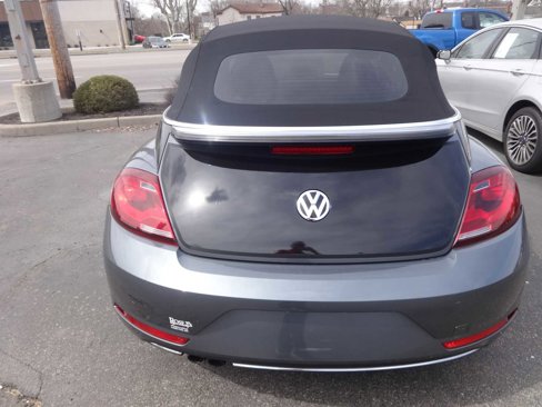 Used 2017 Volkswagen Beetle 1.8T Classic image 7