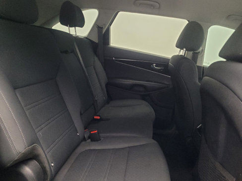 Used 2020 Kia Sorento S image 19
