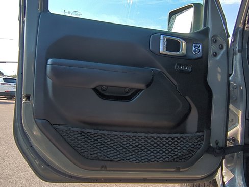 Used 2023 Jeep Gladiator Sport image 14