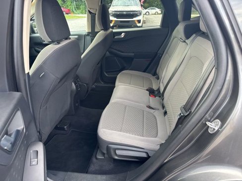 Used 2020 Ford Escape SE image 17