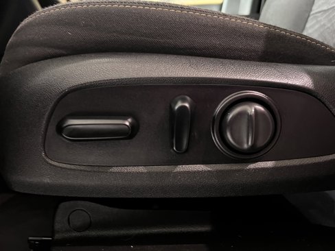 Used 2019 Chevrolet Equinox LT image 16