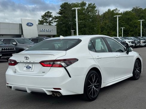 Used 2023 Toyota Camry SE image 5