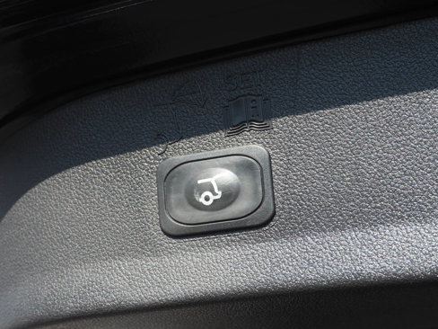 Used 2016 Ford Escape SE w/ SE Leather Comfort Package image 18