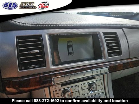 Used 2009 Jaguar XF Luxury image 12