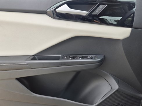 New 2025 Volkswagen Taos S image 18