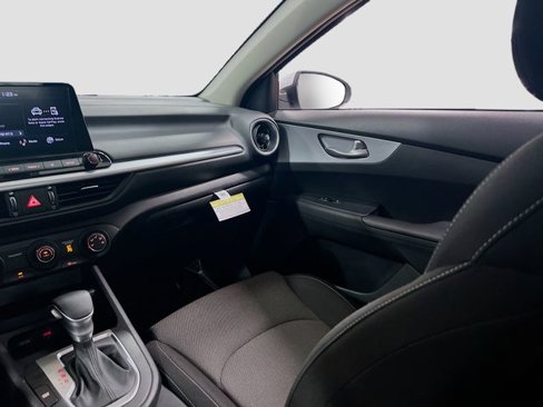 Certified 2022 Kia Forte LXS image 21