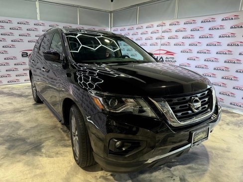 Used 2019 Nissan Pathfinder SV image 4
