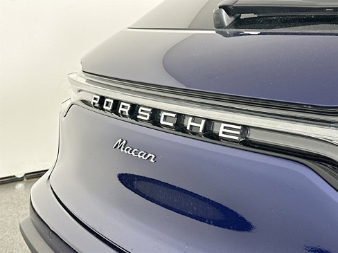 Certified 2025 Porsche Macan image 17