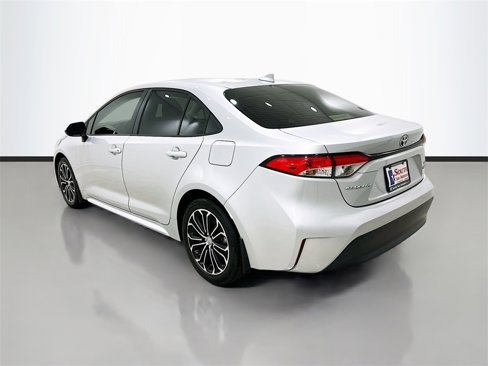 Used 2023 Toyota Corolla LE image 5