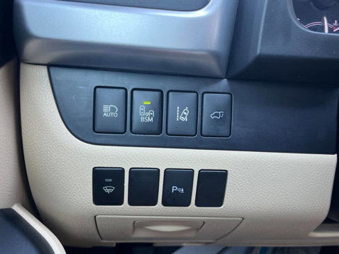 Used 2015 Toyota Highlander Limited image 25