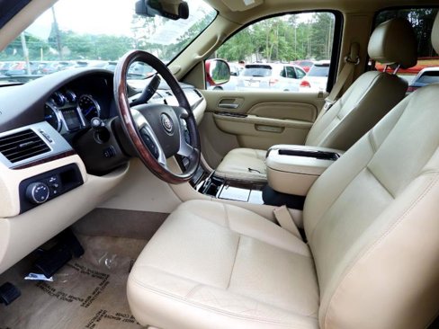 Used 2013 Cadillac Escalade Premium image 45