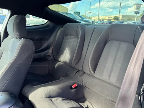 Used 2018 Ford Mustang Coupe image 9