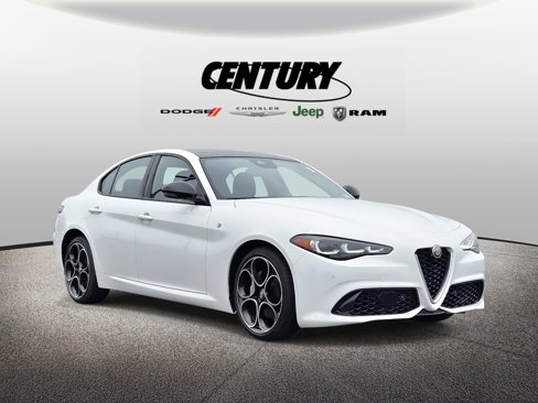 Used 2024 Alfa Romeo Giulia Ti image 1