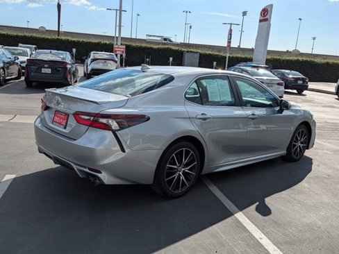 Used 2022 Toyota Camry SE image 8