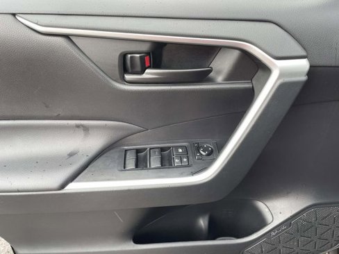 Used 2023 Toyota RAV4 LE image 13