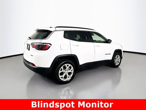 Used 2024 Jeep Compass Latitude image 10