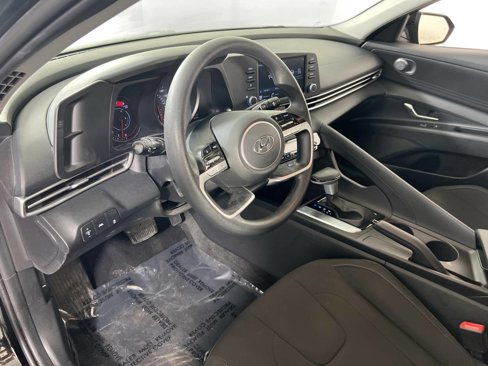 Used 2023 Hyundai Elantra SEL w/ Cargo Package image 9