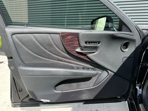 Used 2018 Lexus LS 500 image 17