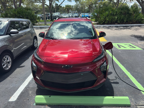 Used 2022 Chevrolet Bolt EUV LT w/ Comfort Package image 5