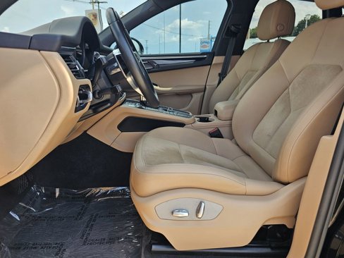 Certified 2021 Porsche Macan image 23
