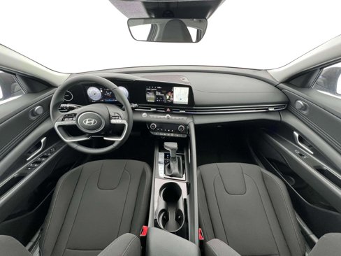 New 2025 Hyundai Elantra SEL image 13