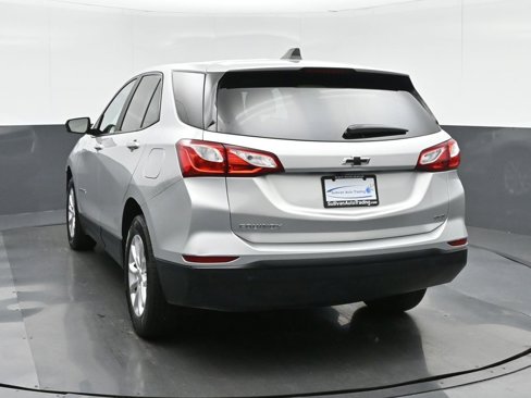 Used 2020 Chevrolet Equinox LS w/ LS Convenience Package image 5
