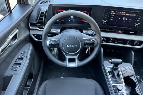Used 2023 Kia Sportage LX image 16
