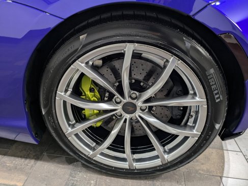 Used 2025 McLaren Artura Spider image 22