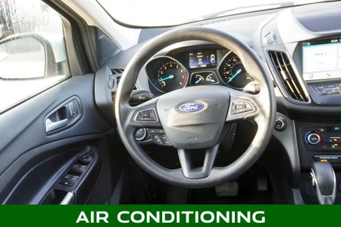 Used 2019 Ford Escape SE image 9