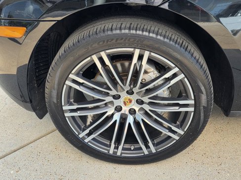 Used 2018 Porsche Macan S w/ Premium Package Plus image 14