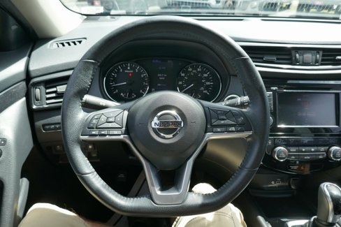 Used 2020 Nissan Rogue SV image 31