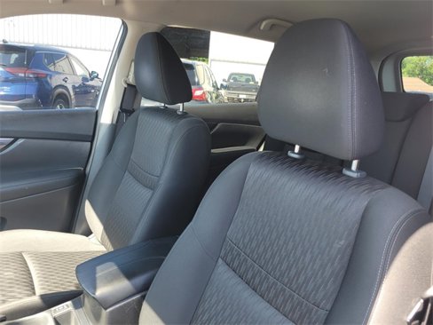 Used 2020 Nissan Rogue SV image 23