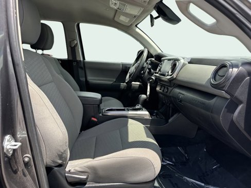 Used 2022 Toyota Tacoma SR5 image 11