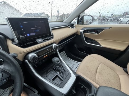 Used 2023 Toyota RAV4 XLE image 13