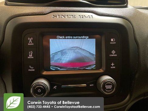 Used 2015 Jeep Renegade Latitude w/ Cold Weather Group II image 18