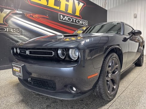 Used 2018 Dodge Challenger SXT Plus image 2