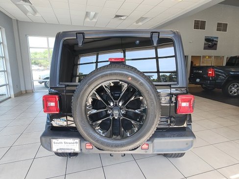 Certified 2021 Jeep Wrangler Unlimited Sahara w/ Cold Weather Group image 9