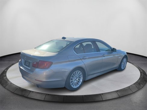 Used 2011 BMW 535i xDrive Sedan image 5