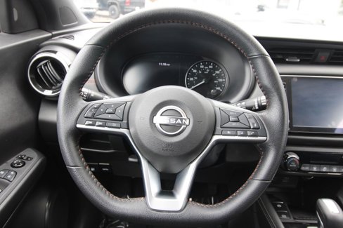 Used 2023 Nissan Kicks SR image 13