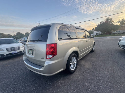 Used 2014 Dodge Grand Caravan SXT image 23